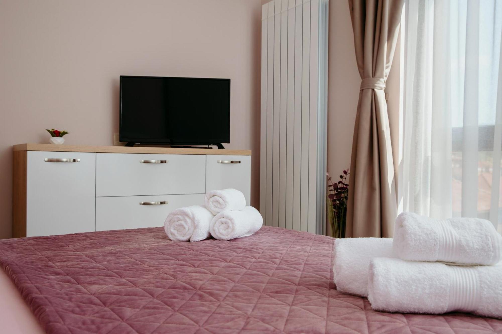 Rose Valley Apartment Kazanlŭk Exterior photo